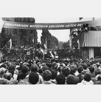 Polijā 13.decembrī atzīmē 1981.gadā ieviestā karastāvokļa laika upuru piemiņas dienu