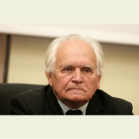 Vēsturnieku Heinrihu Strodu simtgadē pieminot