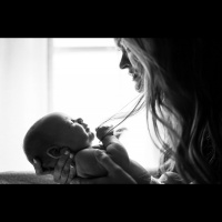 Trīs personu mazuļi: apaugļošanas metode palīdz izvairīties no slimību pārnešanas bērnam