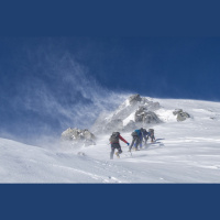 Alpīnisms: kā cilvēka organisms pielāgojas kāpieniem augstos kalnos