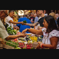 Tirgus senatnē: Vieta, kur apmainīties ar produktiem, uzzināt baumas un nolūkot partneri