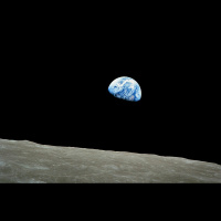 Zināšanām par visumu ir konkrēta robeža - tā ir pie melnā cauruma horizonta