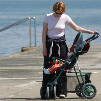 Afnaste mlade mamice