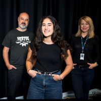 Om å være Kardashian for en dag, eksamen, klaging og fake history