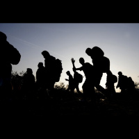 Migrantu pieplūdums Eiropā - cilvēku atbalsts un nosodījums