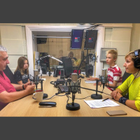 Tiekamies ar aizrautīgiem lasītājiem un lasām bērnības grāmatas