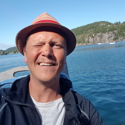 Helt På Nett - Sosiale Medier Og Kommunikasjon Med Kristian Thomassen