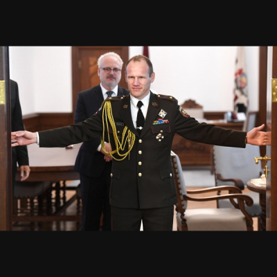 Cilvks Ziu Virsrakstos