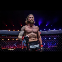 #217. Thomas Narmo: Profesjonell Hockeyspiller, MMA fighter og Bokser!