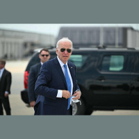 Baidens atkāpjas no priekšvēlēšanu cīņas. Francijas iekšpolitika un Olimpiskās spēles