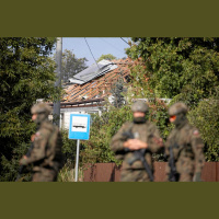 Krievijas droni Polijā - rietumu testēšana vai kara blakne? Francijas premjers atkāpjas