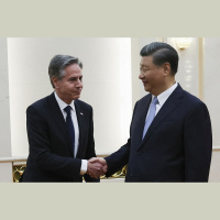 Blinkena vizīte Ķīnā. Āfrikas valstu miera sarunu iniciatīva