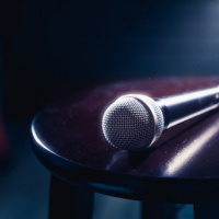 Fra folkehøyskole til stand up 