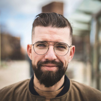 Kjære kunde, ja tallene peker nedover