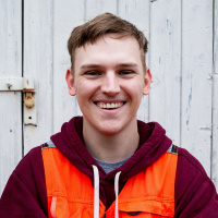 Sebastian droppa ut. Så hjalp Asle ham tilbake