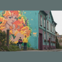 Sarkandaugavā tapis mākslinieces Bikti mātes rūpēm par bērnu veltītais murālis