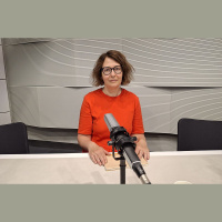 Ar dzejnieci Annu Auziņu runājam par viņas jaunāko dzejas krājumu Kāpostu zupa