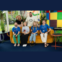 Viesos Annas Ziedares vasaras vidusskolas kora no Austrālijas dalībnieki