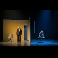 Dziedināšana - Elmārs Seņkovs iestudējis izrādi ar Čulpanu Hamatovu un Jūliju Augu