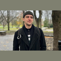 Liepājas teātra aktieris Kārlis Artejevs skatuves vilinājumu sajutis jau vidusskolas laikā