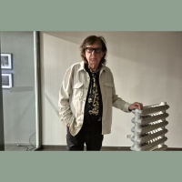 Skatu meklētājs, kuru aizrauj krāsu saspēle. Ulda Balgas fotogrāfijas Ventspilī