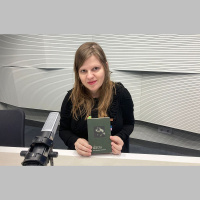 Sintija Kampāne-Štelmahere iepazīstina ar savu debijas krājumu dārzs