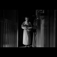 Magnusa van Horna filma Meitene ar adatu uzdod jautājumus par laikmetu un cilvēcību