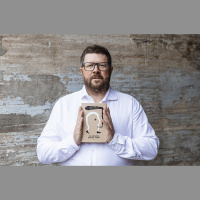 Grāmata, pēc kuras autoram raksta vēstules. Oskara Vizbuļa Ja vīrietis prastu runāt