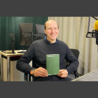 Par karu, kas nebeidzas ar oficiāliem līgumiem. Ismaila Kadares Mirušo armijas ģenerālis