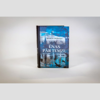 Maikla Ondatjes romāns Ēnas pār Temzu stāsta par Londonu pēc 1945. gada