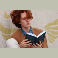 Iedvesmojies no domubiedriem, teātra un kino, Gusts Ābele rada Pasaulē mīļāko klusumu