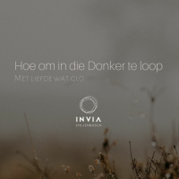 Hoe om in die Donker te loop: Met liefde wat glo deur Johan Geyser