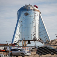 Amerika menni Holdra, India műholdat robbant, SpaceX ezerrel épít, tesztel