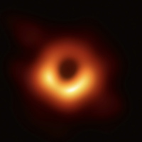 Mik azok a fekete lyukak? SpaceX Crew Dragon anomália, miegymás, Luca