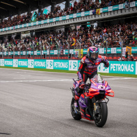 Pitlane #110 - Martín egyik keze már a vb-trófeán