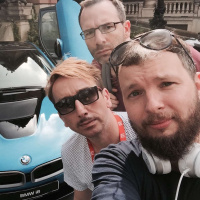 Studio Teplá — Jakub Žáček v BMW, bartůškáři a bar becherowy