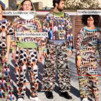 235: Arcba száll a kormány