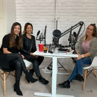 Átszövi az életemet a történetek szeretete - Vendégünk Szabados Ági