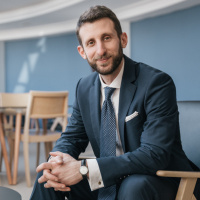 “Sokszor észre sem vesszük, hogy feszültek vagyunk - megtanultunk nem érezni” Dr. Márky Ádám