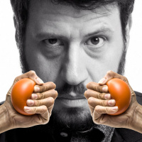 S09E15 Puzsér tökei a kezemben