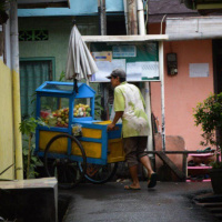 Jangan asal gusur PKL