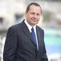 Worldpay founder shakes up UK clearing bank market