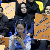 Iranian women fight for social change