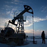 Trader uses $1bn dividend to sever ties with Russian oligarch