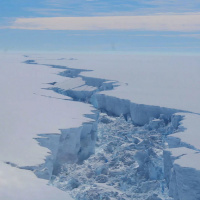 Giant iceberg breaks free in Antarctic