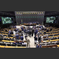 Câmara deve votar projeto contra adultização de crianças nesta quarta (20)