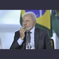 Após desembarque do União Brasil, Lula convida ministros e Alcolumbre para almoço no Alvorada