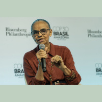 Marina Silva sofre fratura leve na coluna e deve trabalhar remotamente