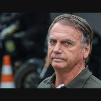 STF forma maioria para rejeitar recurso e manter condenação de Bolsonaro