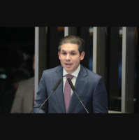 Motta diz que vai pautar urgência do projeto de anistia e governo prepara reação